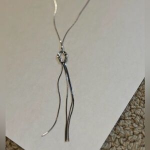 Elegant Silver Necklace and bracelet